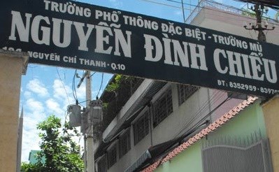 Người thầy giáo vượt qua bóng tối, thắp sáng cuộc đời mình và nhen nhóm hy vọng cho những người cùng cảnh ngộ (30/11/2017)